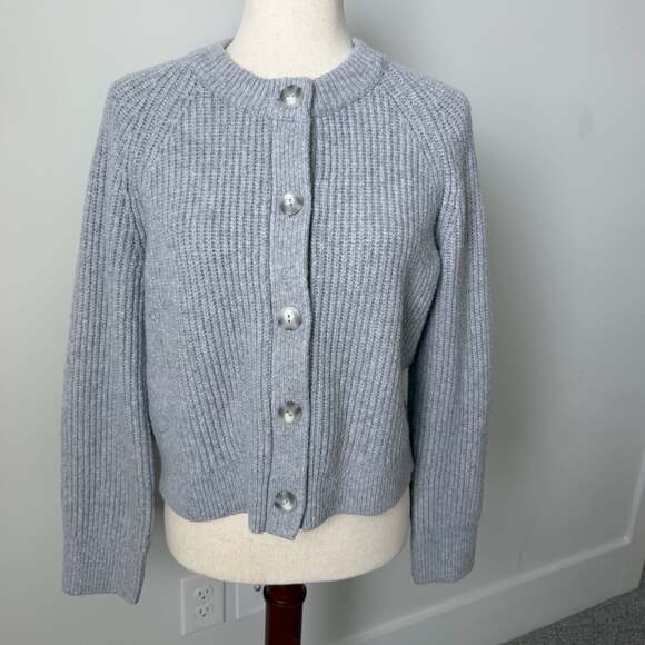 Abercrombie & Fitch Sweaters - Abercrombie & Fitch Gray Chunky Ribbed Knit Button-Up Cardigan Sweater XS